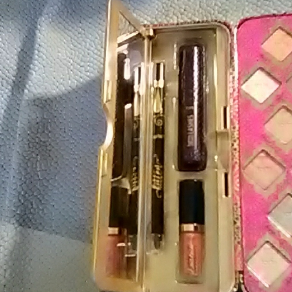 TARTE TREASURE BOX COLLECTOR'S SET - Picture 7 of 8